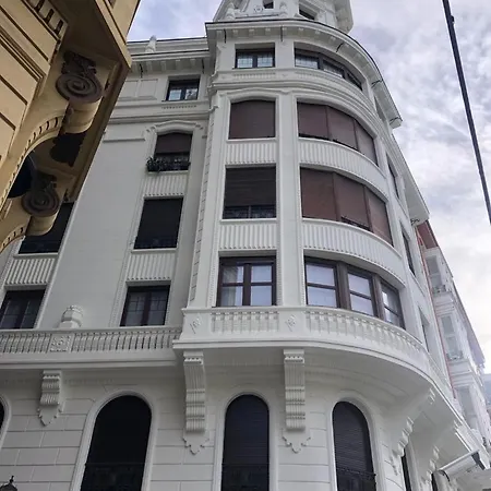 En El Mismo Corazon Del Casco Viejo * ビルバオ